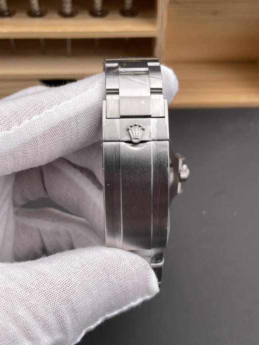 CLEAN PULS 劳力士 ROLEX 水鬼系列➕新限量版【高版本】逆调时针，可回调日历，美美搭配。新劳力士水鬼  6字位自带皇冠，更加上档次，真正41mm尺寸与原装一致，4角表耳变小，表带表扣加宽 商品图7