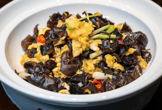 【2026女神节】木耳炒鸡蛋【彭厨湘菜】，秒杀价18元，原价36元，全天大厅可用 商品图0