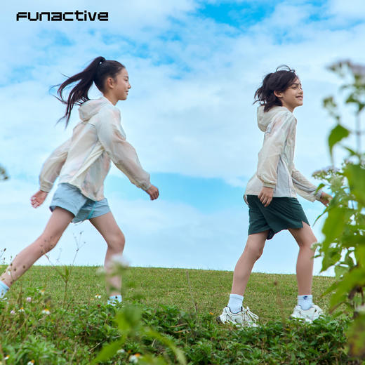 funactive男童印花防晒衣儿童轻薄户外连帽运动外套F1UW10408 商品图1
