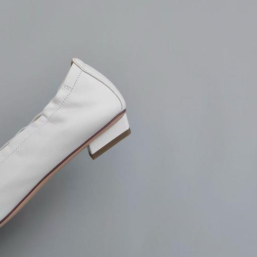 火桐hooton 经典方扣软羊皮通勤平底单鞋 商品图4