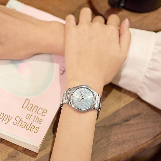 西铁城/CITIZEN光动能女表EM1220-58Y 商品图4