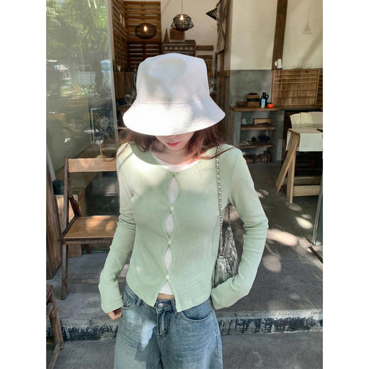 <曾小咸推荐>韩系拼色假两件镂空针织衫 商品图1