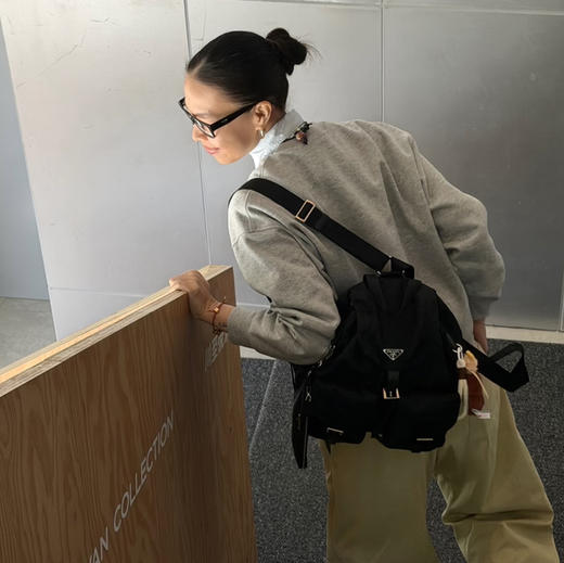 p家女款Re-Nylon中号双肩背包（配小袋） 商品图1
