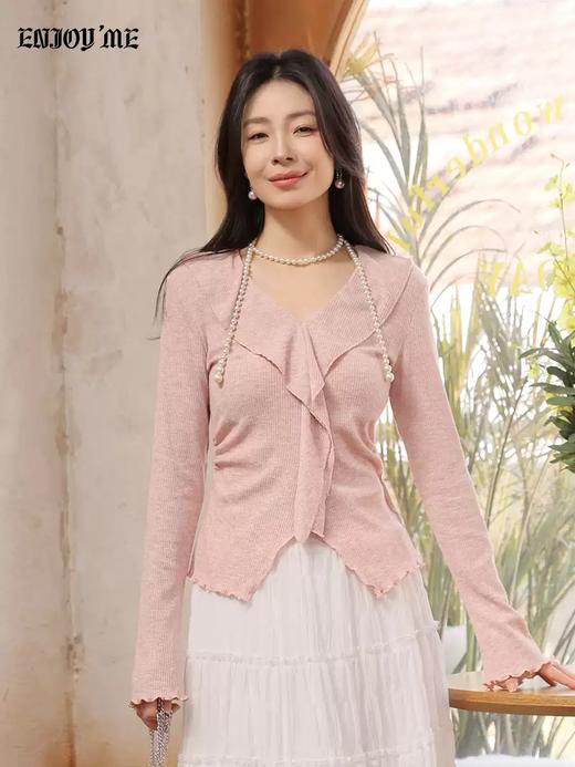【门店同款】ENJOY春季“柔光芳序”甜美V领荷叶边小衫 169493197 商品图0