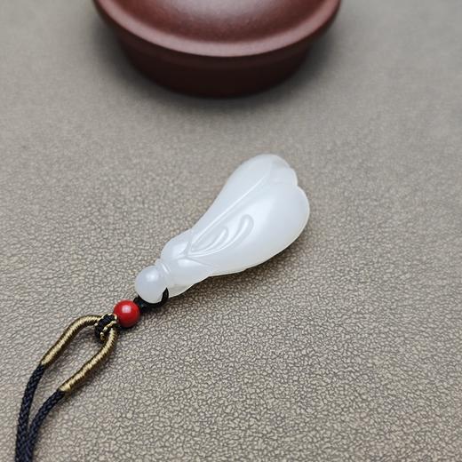 新疆和田玉籽料羊脂玉玉兰花 228-9 商品图5