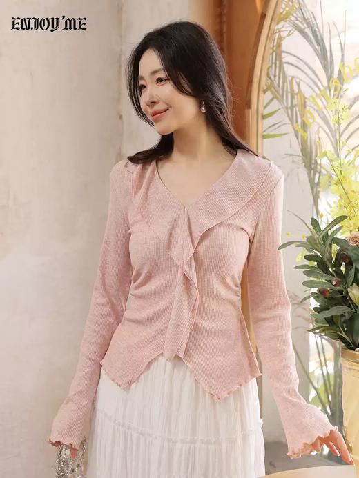 【门店同款】ENJOY春季“柔光芳序”甜美V领荷叶边小衫 169493197 商品图2