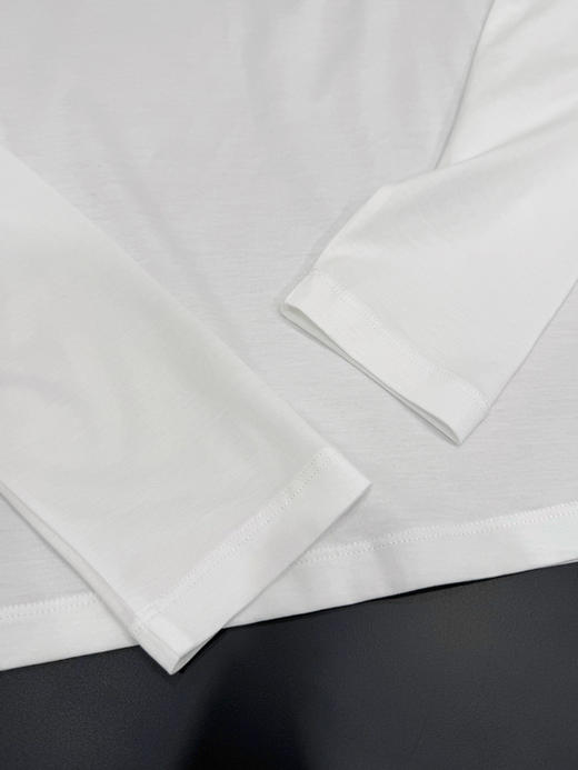 33-1 圆正渠道货 小马刺绣 基础款 女士白色圆领长袖 单穿打底 商品图14