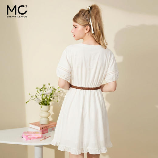 女装花边拼接配腰带款连衣裙Q5223016 商品图3