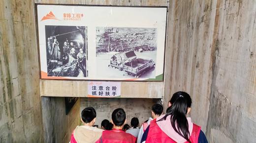 春假专场·4.1-4.3【川娃闯重庆】3天2晚工业文创与烟火重庆的碰撞之旅：感受十八梯"上半城是繁华，下半城是烟火"独特魅力；乘坐游船夜游，看洪崖洞、解放碑、大剧院等标志性建筑；专属安排重庆老火锅局 商品图5