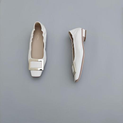 火桐hooton 经典方扣软羊皮通勤平底单鞋 商品图2