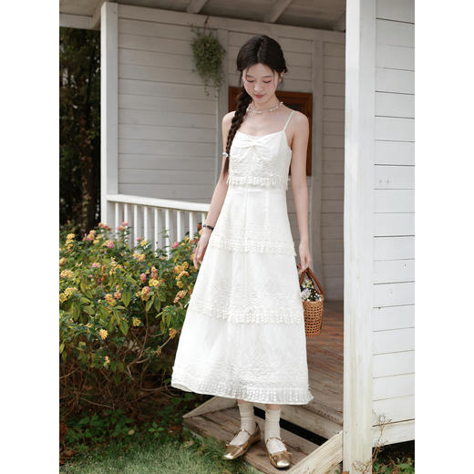 鹿向南「悸动的时光」法式吊带杏色连衣裙女春夏新款设计感长裙子 商品图0