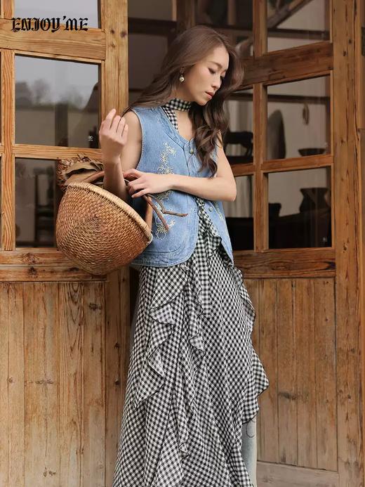 【门店同款】ENJOY春季“序光之旅”格纹荷叶边吊带连衣裙 169253409 商品图1