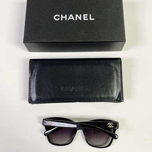 优选丨【礼盒款】Chanel 香奈儿墨镜 珍珠双C太阳镜 黑框  CH5482   香港直邮 商品图8