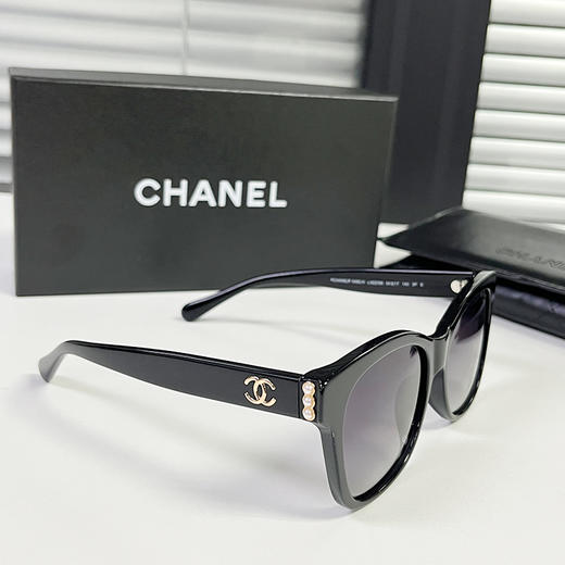 优选丨【礼盒款】Chanel 香奈儿墨镜 珍珠双C太阳镜 黑框  CH5482   香港直邮 商品图9