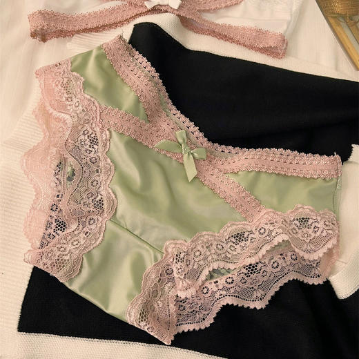 【热销组合❗撞色纯欲蕾丝内裤】无痕缎面透气包裹美臀，纯棉底裆吸湿排汗，清爽不黏腻，不夹臀不卡裆，低腰内裤女款夏季新款法式镂空提臀收腹三角裤QQ 商品图7