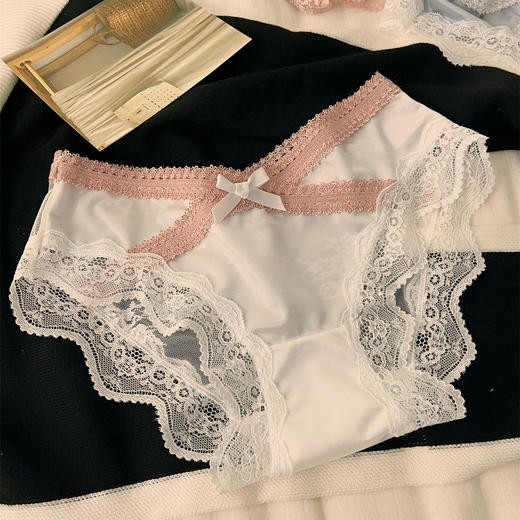 【热销组合❗撞色纯欲蕾丝内裤】无痕缎面透气包裹美臀，纯棉底裆吸湿排汗，清爽不黏腻，不夹臀不卡裆，低腰内裤女款夏季新款法式镂空提臀收腹三角裤QQ 商品图3