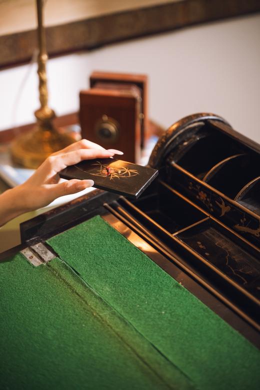 独角鹿西洋古董19世纪日本明治时期出品寄木细工莳绘卷帘写字盒 商品图6