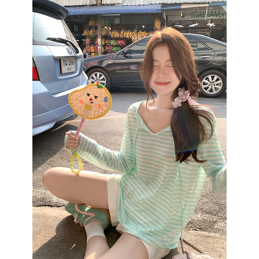 <曾小咸推荐>韩系撞色条纹v领绑带设计t恤 商品图0