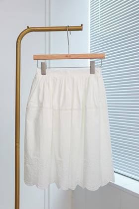 苒苒|甜美镂空钩花半裙