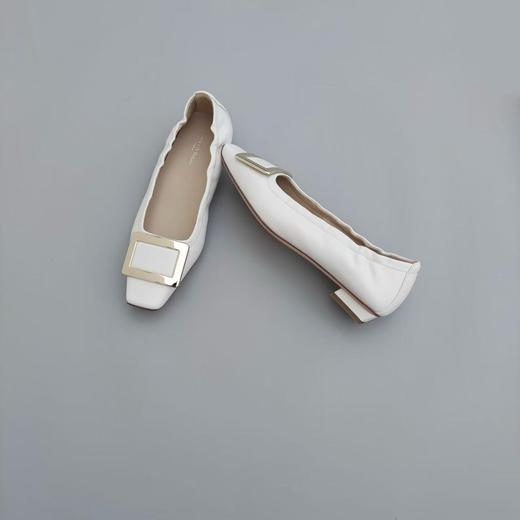 火桐hooton 经典方扣软羊皮通勤平底单鞋 商品图1