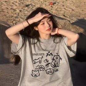【软萌治愈系穿搭❗️猫咪涂鸦印花T恤】手绘风简笔画猫咪图案，不挑肤色，自带慵懒滤镜，日常出街超显气质，透气亲肤，柔软不闷汗，久穿不易变形，男女短袖小众正肩圆领上衣设计感L