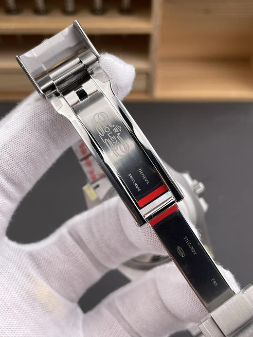 CLEAN PULS 劳力士 ROLEX 水鬼系列➕新限量版【高版本】逆调时针，可回调日历，美美搭配。新劳力士水鬼  6字位自带皇冠，更加上档次，真正41mm尺寸与原装一致，4角表耳变小，表带表扣加宽 商品图6