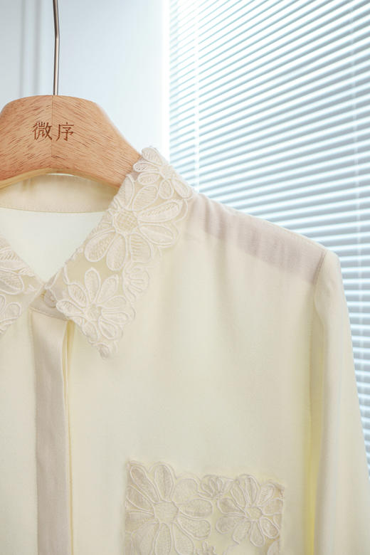花语|优雅精美翻领钩花衬衣 商品图1