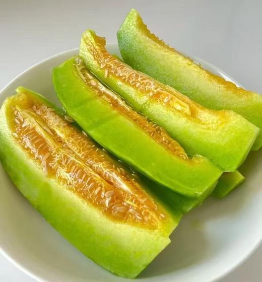 周二取货：【定金链接】特惠11.8元/斤，绿美人，清香甜蜜爽口，一份4个，预付定金10元，到店称重补差价。 商品图1