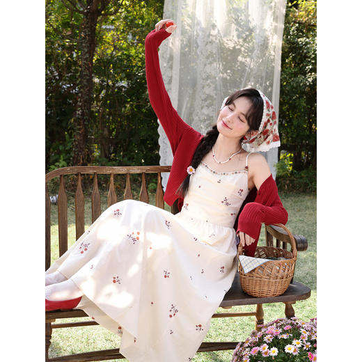 鹿向南「田园」杏色法式气质刺绣碎花连衣裙女春夏收腰长款吊带裙 商品图1