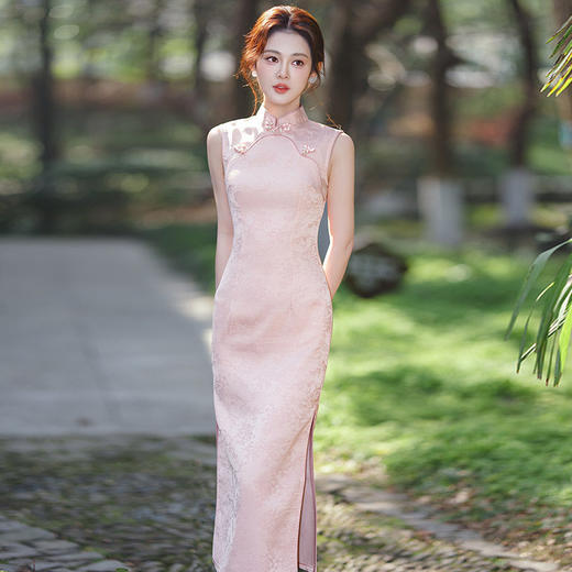 粉色无袖新中式长款改良旗袍，2026新款年轻款女高级感礼服 SC23023 商品图1