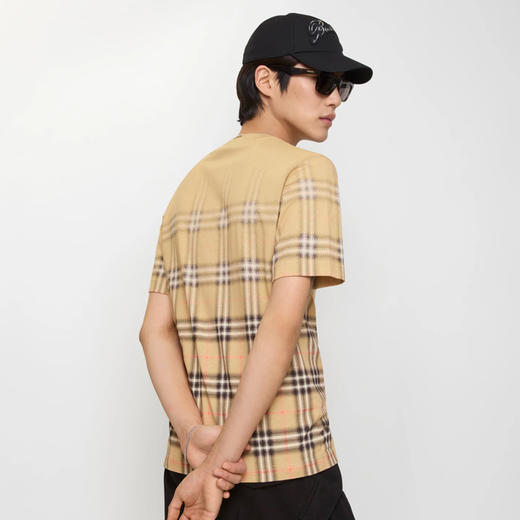 BURBERRY 巴宝莉 男士渐变格纹棉质圆领短袖T恤 格子 8119022 B9368 商品图3