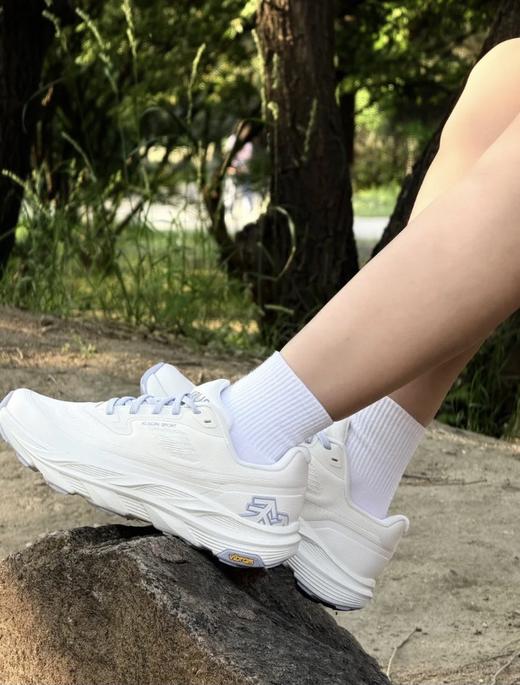 🉑️隆 KRUST户外运动跑鞋  情侣款 商品图10