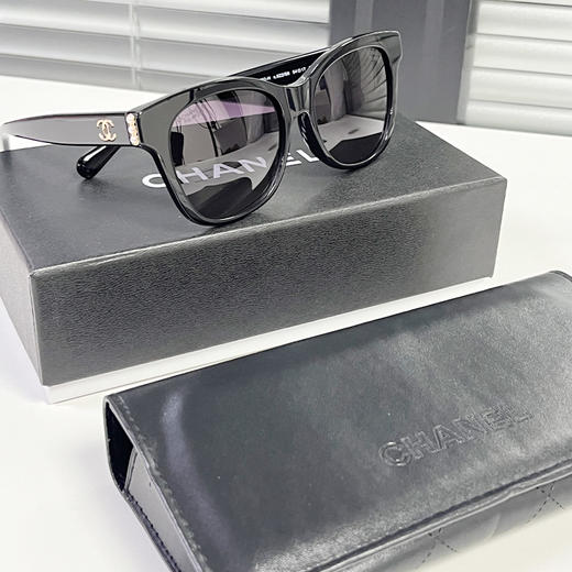 优选丨【礼盒款】Chanel 香奈儿墨镜 珍珠双C太阳镜 黑框  CH5482   香港直邮 商品图12