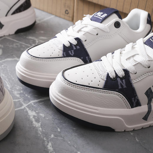 【秒杀】张凌赫同款男女韩系复古老花增高学长鞋25新款SXM05，把高级感藏进每一处细节里！经典低帮鞋型适配多种场景！男女同款的韩系复古风，日常搭什么都超有学长学姐范儿～ 商品图4