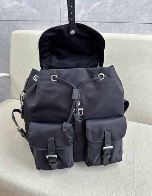 p家女款Re-Nylon中号双肩背包（配小袋） 商品图5