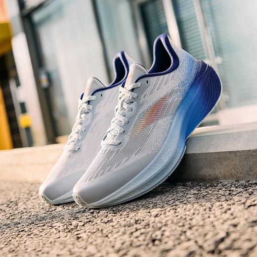 安踏二区心率80舒适缓震男子长距离轻量化训练跑鞋112615555-1 商品图1