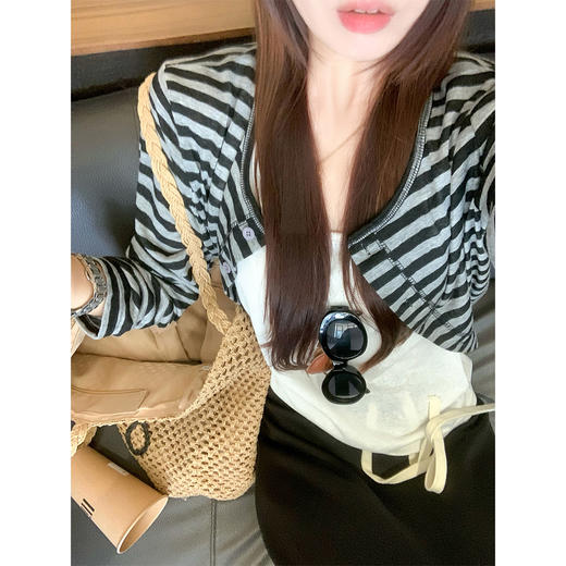 <曾小咸推荐>黑白条纹防晒针织开衫女夏 商品图2