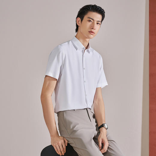 【无缝/桑蚕丝】柒牌男士26夏上新商务短袖衬衫柔软舒适翻领衬衫 130A70370 商品图1