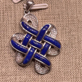 1340元/个青金石巴扎吊坠