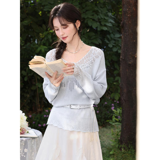 鹿向南「玉缕垂烟」蓝色长袖镂空毛针织衫女春季新款设计感上衣女 商品图0