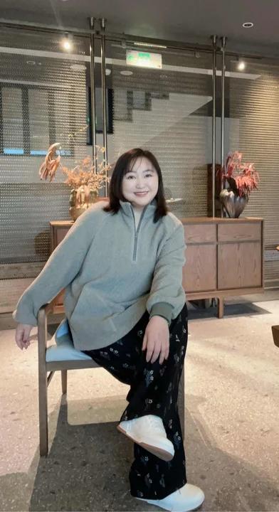 【群内福利】【针织休闲裤】文艺时尚花色直筒裤，全腰松紧设计，穿着舒适自在，不易勒腰 商品图4