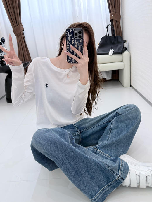 33-1 圆正渠道货 小马刺绣 基础款 女士白色圆领长袖 单穿打底 商品图7