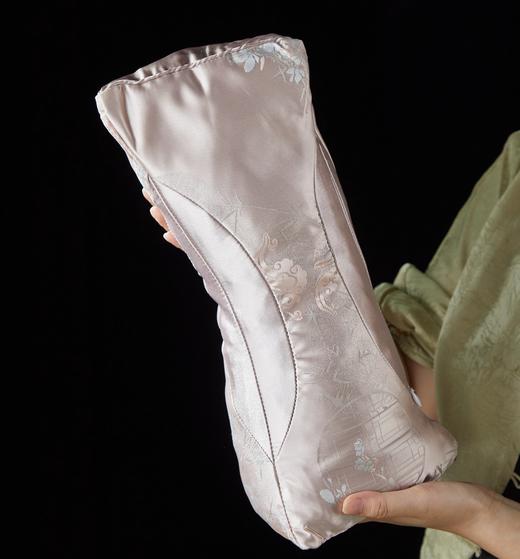 盐掌柜锦缎花草枕，九种草本植物填充，养脖养肤丝滑，越睡越舒服【3-5发发货】 商品图8