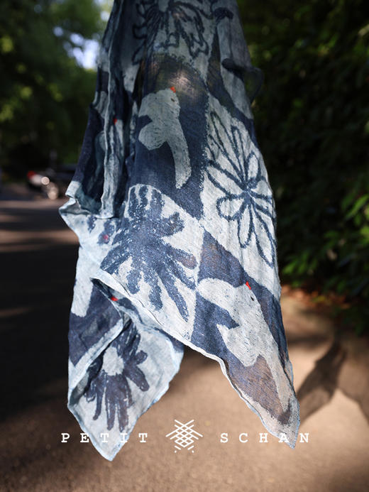 【30天左右发货单笔满1580赠，和田玉系列除外。】真正的相遇 纯亚麻印花小方巾 商品图1