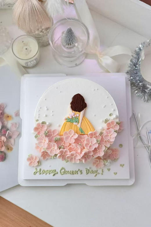 女神节黄裙少女背影 商品图1