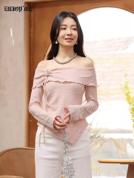 【门店同款】ENJOY春季“柔光芳序”纯欲一字肩上衣 169099561 商品图0