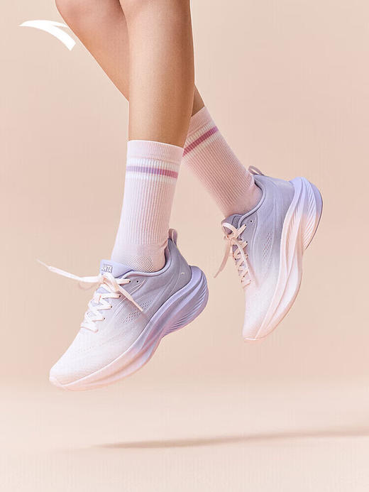 安踏叶子丨缓震跑鞋女轻量透气舒适轻便运动鞋女薄雾浅紫/余粉白122615536 -1 商品图0