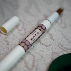 花香系列 贵妃芙蓉 | 从容大气 兼容并蓄   不同于大部分花香的的柔美，这款香有一种兼容并蓄的大气之感，不张扬却能在无形中划定一个笃定的能量场  天然传统中式线香