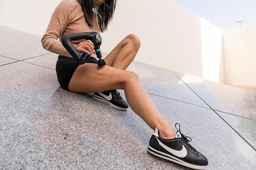 【85新】THERAGUNElite第4代静音蓝牙智能版深层肌肉筋膜 枪全身肌肉放松按摩器高振幅训练按摩枪 商品图6