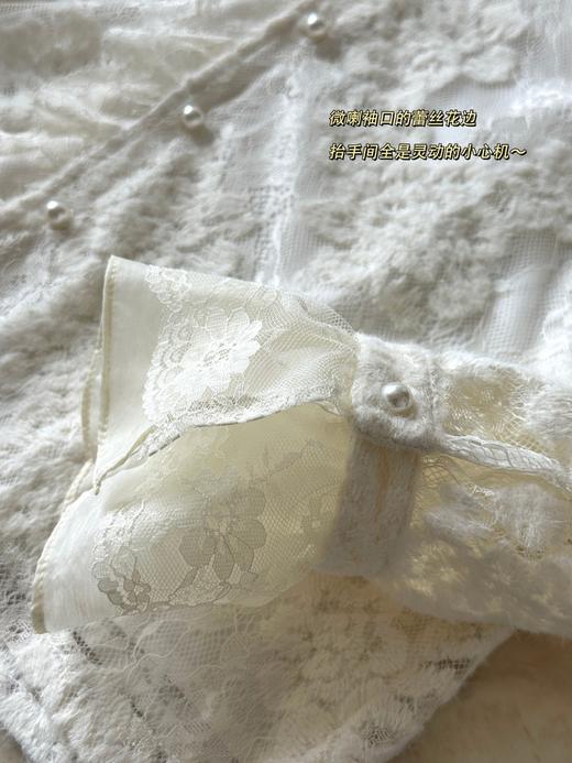 花间影~早春新款法式温柔风钩花水溶蕾丝拼接V领蕾丝衫 商品图11